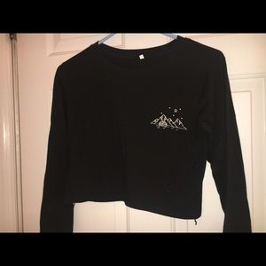 Long sleeves crop top mountains